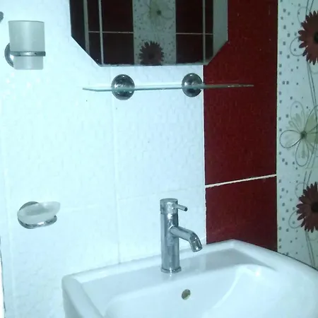 דירה Comfort - 4 Star Beautiful Between Cleopatra 1 And Harbor אלאניה